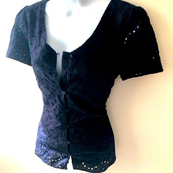 JACQUI E eyelet top new - Picture 3 of 4
